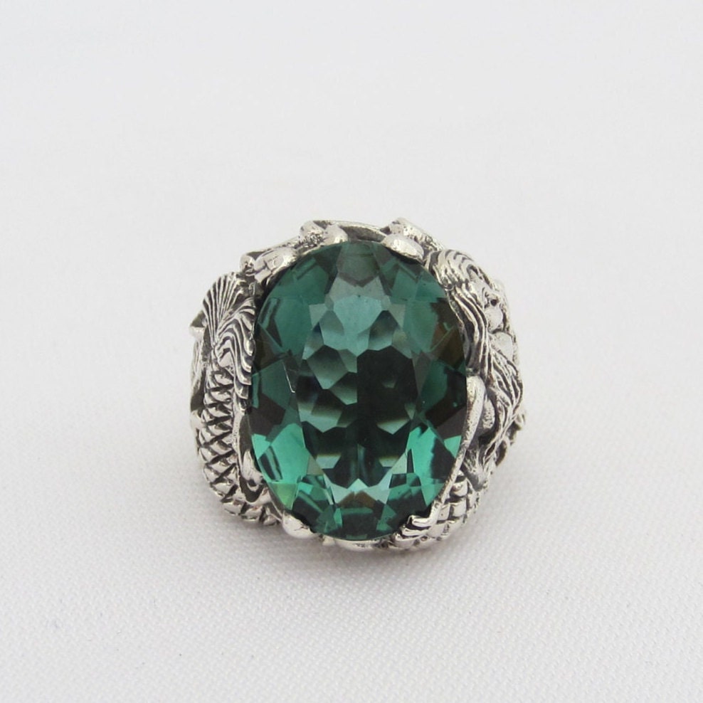 Vintage Sterling Silber Smaragd Geschnitzte Meerjungfrau Kuppel Ring Größe 8 von wandajewelry2013