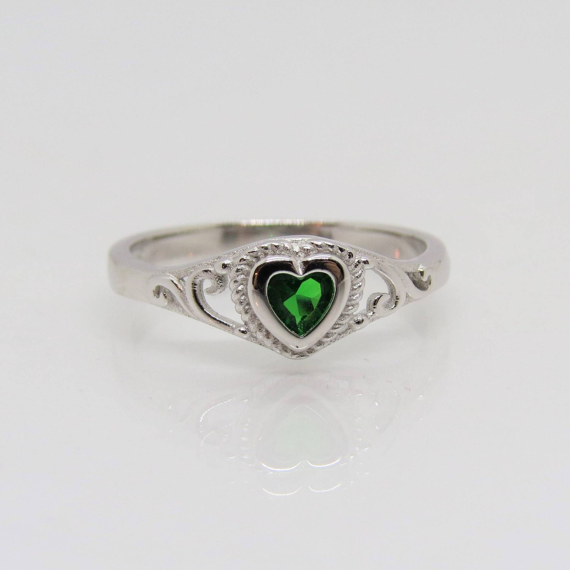 Vintage Sterling Silber Smaragd Herz Filigran Ring Größe 7 von wandajewelry2013