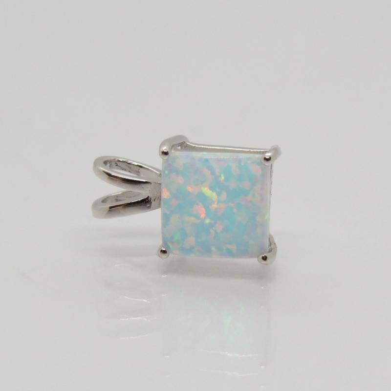 Vintage Sterling Silber Square Cut Weißer Opal Charm Anhänger von wandajewelry2013