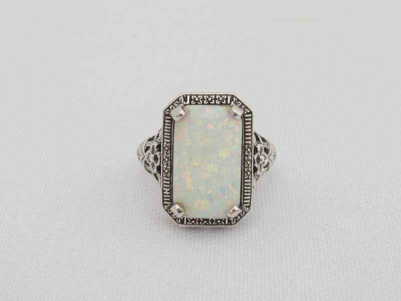 Vintage Sterling Silber Weiß Opal Filigran Ring Größe 8 von wandajewelry2013