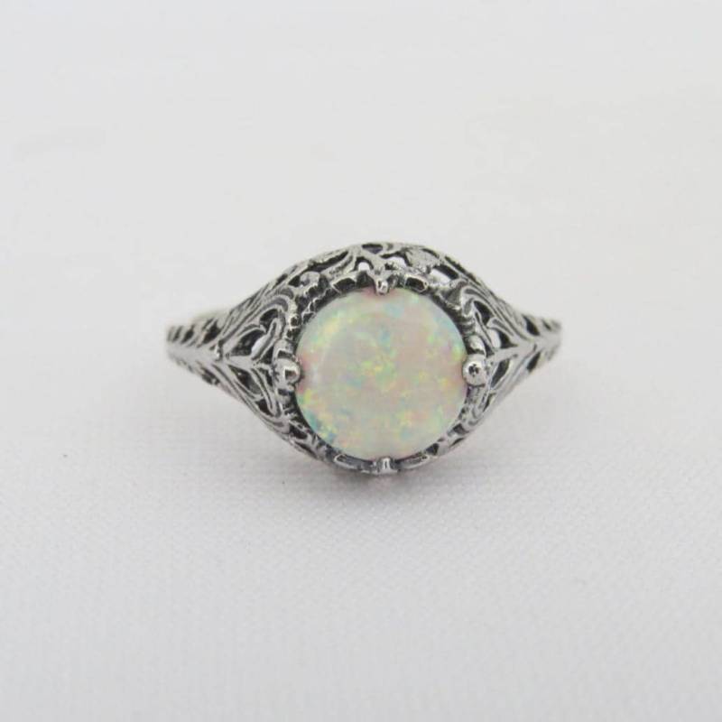 Vintage Sterling Silber Weißer Opal Filigrane Kuppel Ring Größe 8 von wandajewelry2013