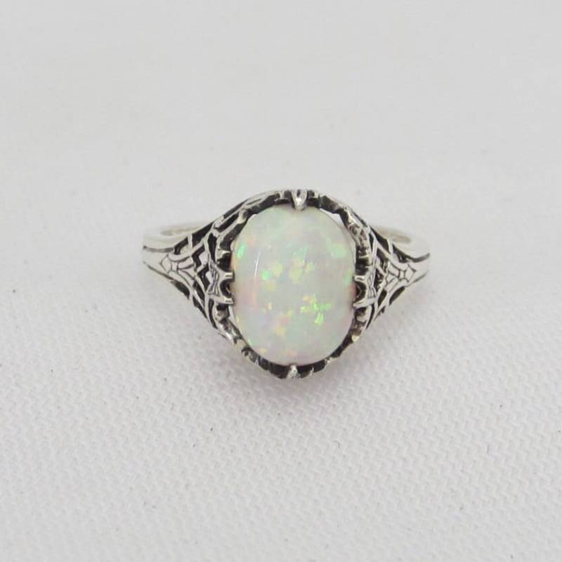 Vintage Sterling Silber Weißer Opal Filigran Ring von wandajewelry2013