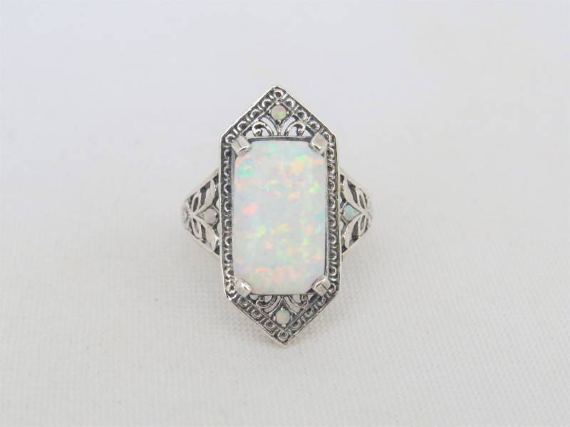 Vintage Sterling Silber Weißer Opal Filigraner Ring Größe 8 von wandajewelry2013