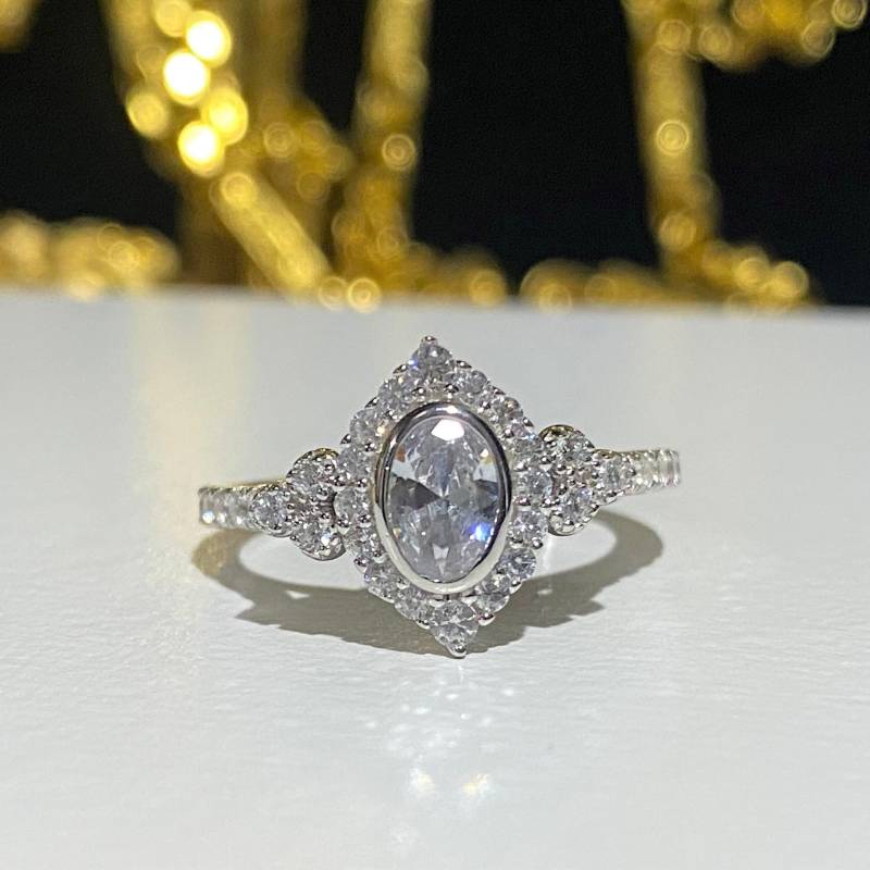 Vintage Sterling Silber Weißer Topas Halo Verlobungsring Größe 6 von wandajewelry2013