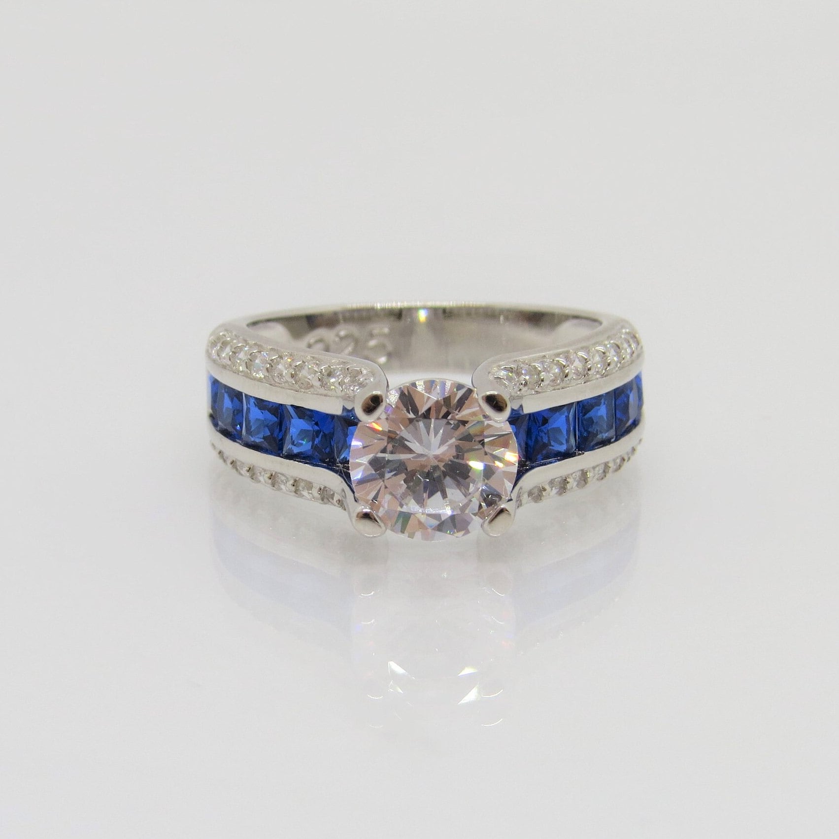 Vintage Sterling Silber Ring Mit Weißer Topas & Blauer Saphir Größe 8 von wandajewelry2013