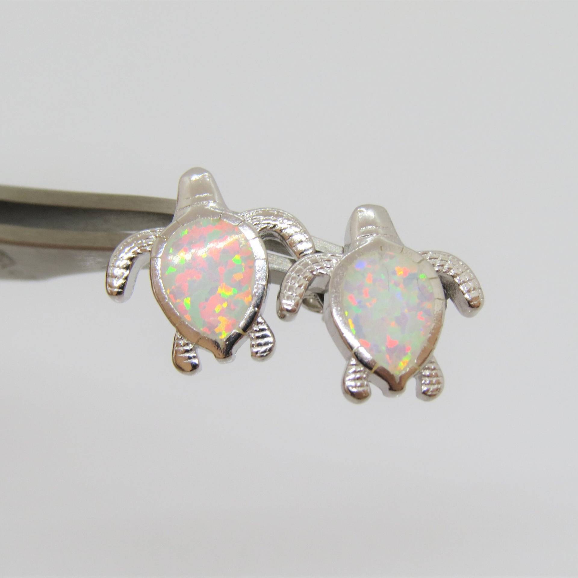 Vintage Sterling Silber White Opal Schildkröte Ohrstecker von wandajewelry2013