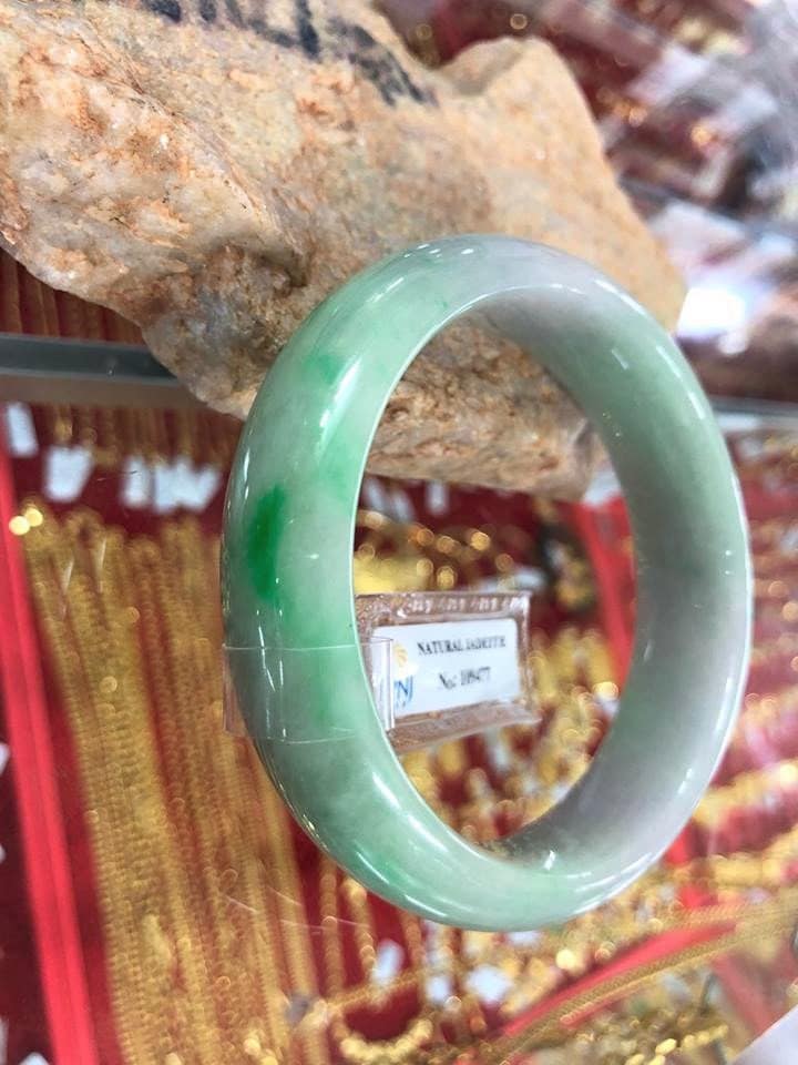 Vintage Transluzente Natürliche Grün, Weiße Jadeit Jade Armreif Armband 60mm von wandajewelry2013