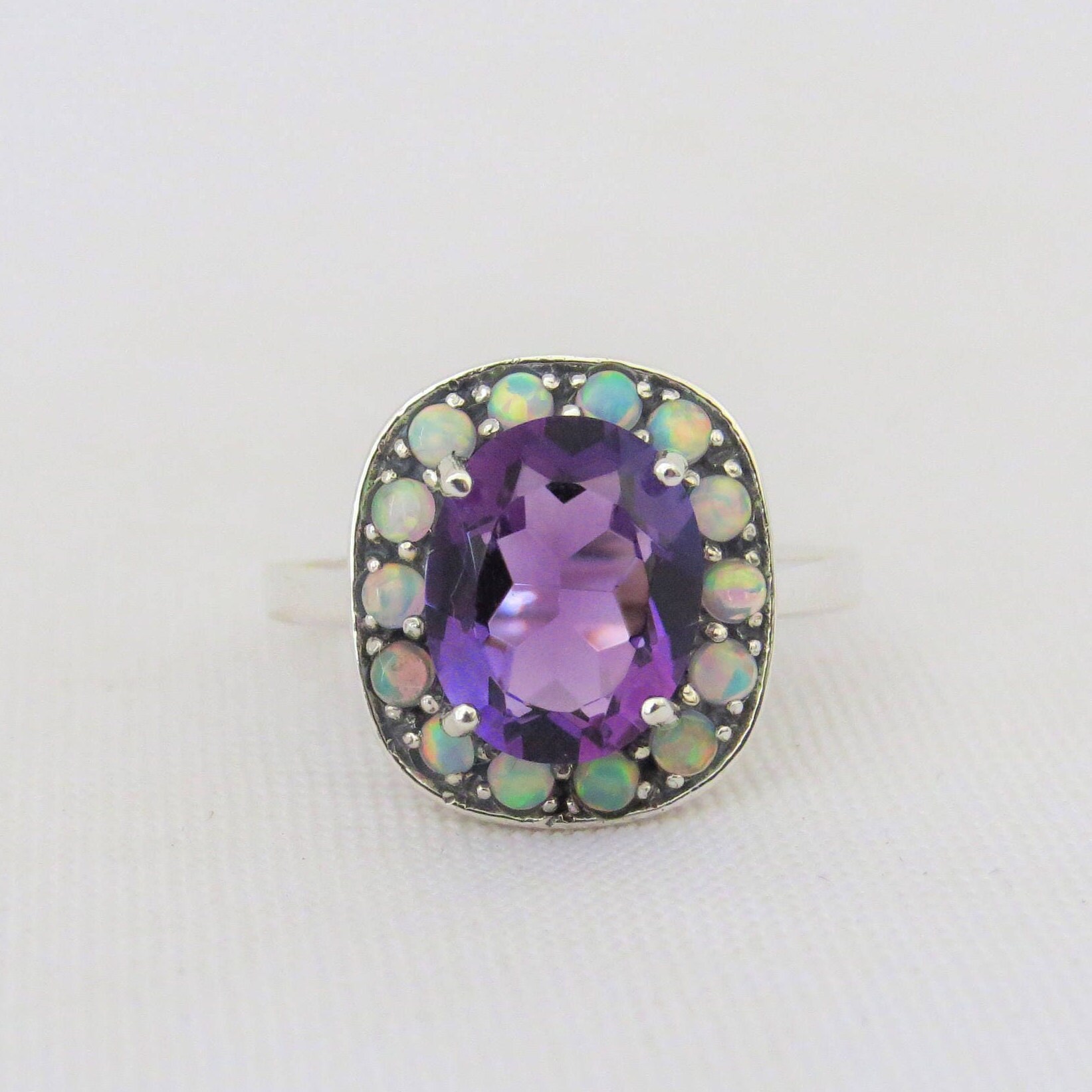 sterling Silber Amethyst & Weißer Opal Halo Ring Größe 9 von wandajewelry2013