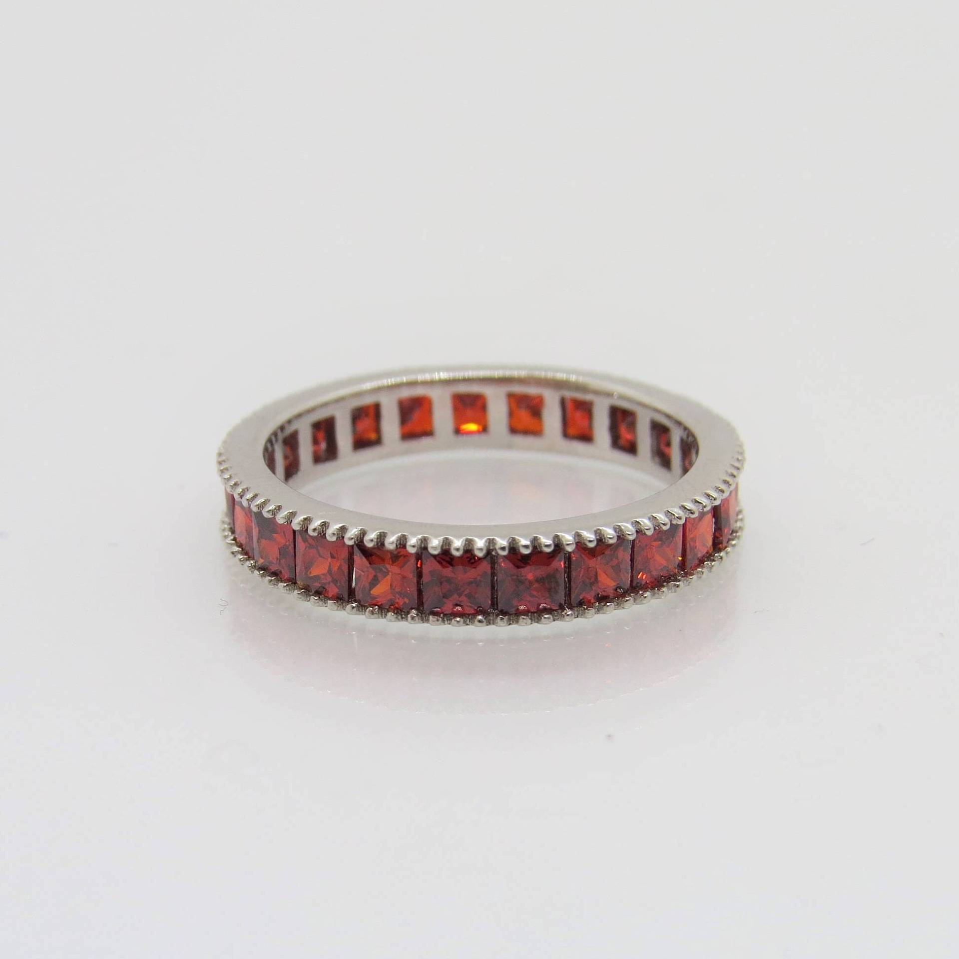 sterling Silber Princess Cut Feuer Granat Bandring Größe 7 von wandajewelry2013