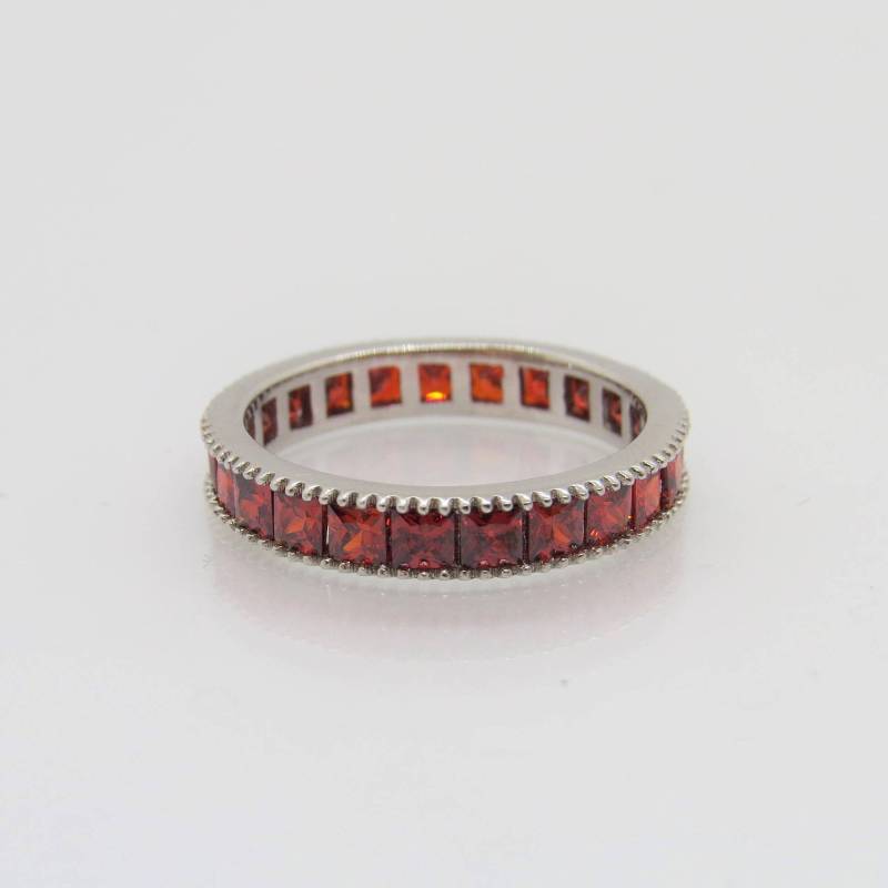 sterling Silber Princess Cut Feuer Granat Bandring Größe 7 von wandajewelry2013