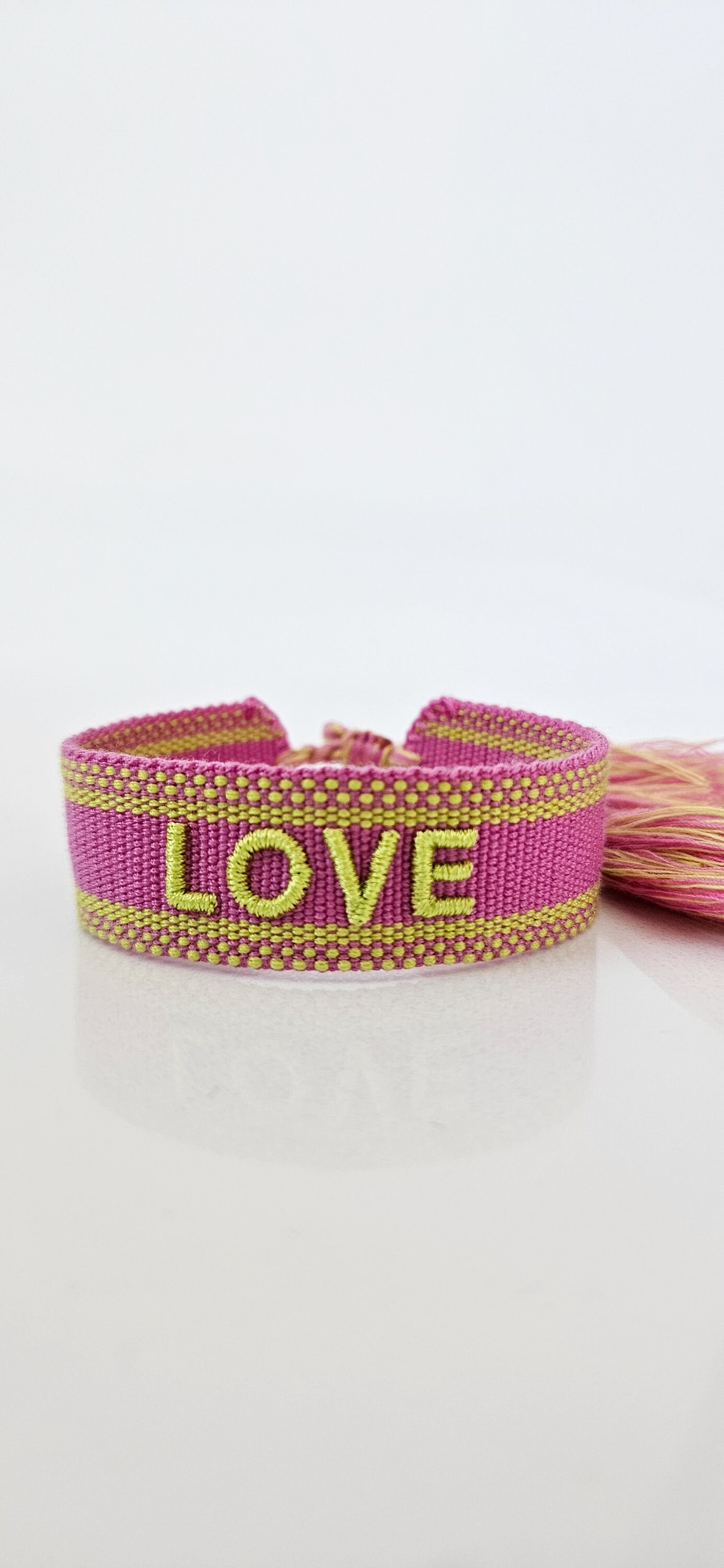 Besticktes Statement Canvas Armband Love Freundschaftsarmband Mit Schrift Liebe Stoffarmband Bohostil Festivalarmband Besticktes Statement Canvas Armband Love Freundschaftsarmband Mit Schrift Liebe Stoffarmband Bohostil Festivalarmband von wanilaShop