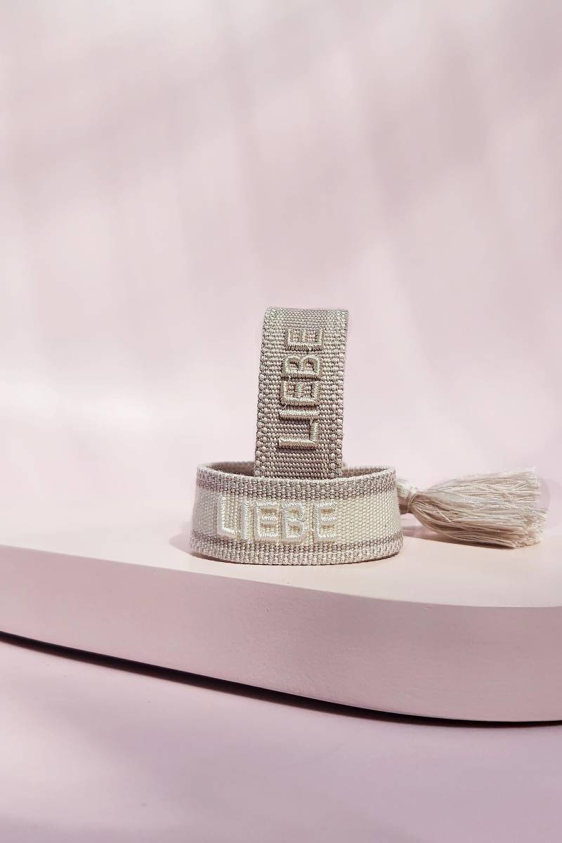 Besticktes Statement Canvas Liebe Webarmband Mit Schrift Stoffarmband Festivalarmband Im Boho Style Freundschaftsarmband Besticktes Statement Canvas Liebe Webarmband Mit Schrift Stoffarmband Festivalarmband Im Boho Style Freundschaftsarmband von wanilaShop