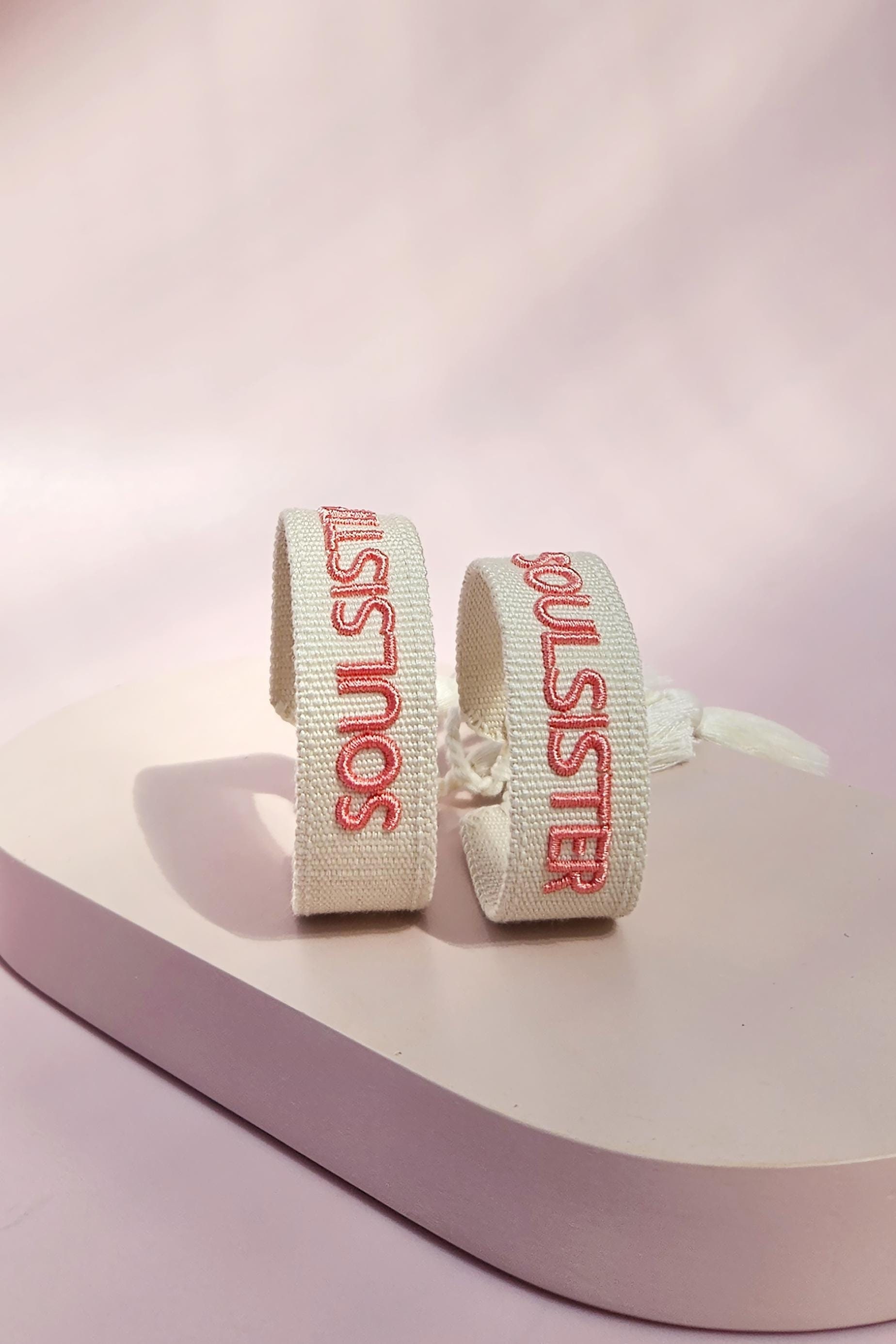 Besticktes Statement Armband Canvas Soul Sister Besties Mit Spruch Festivalarmband Im Bohostil Freundschaftsarmband Hippie Look Besticktes Statement Armband Canvas Soul Sister Besties Mit Spruch Festivalarmband Im Bohostil Freundschaftsarmband Hippie Look von wanilaShop