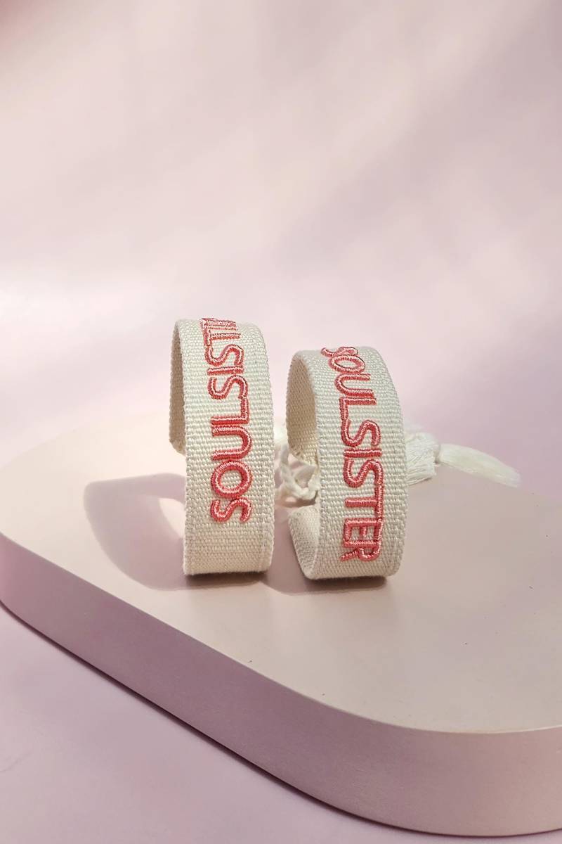 Besticktes Statement Armband Canvas Soul Sister Besties Mit Spruch Festivalarmband Im Bohostil Freundschaftsarmband Hippie Look Besticktes Statement Armband Canvas Soul Sister Besties Mit Spruch Festivalarmband Im Bohostil Freundschaftsarmband Hippie Look von wanilaShop