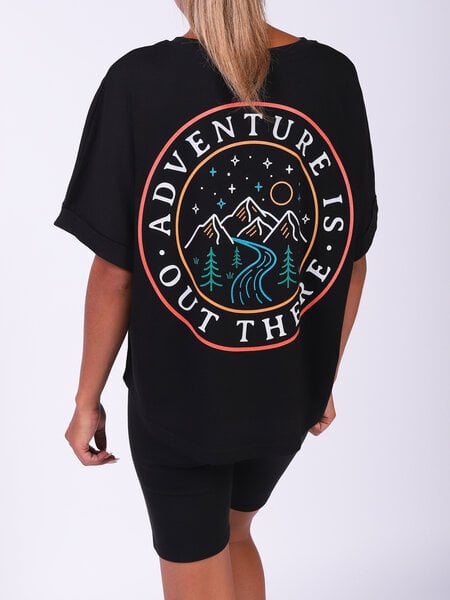 watapparel Oversize T-Shirt Frauen Adventure is out there von watapparel