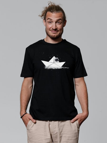 watapparel T-Shirt Unisex Astronaut in paper boat von watapparel