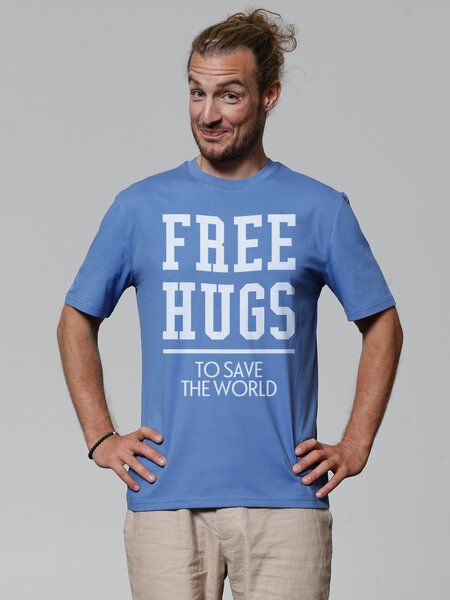 watapparel T-Shirt Unisex Free hugs to save the world von watapparel