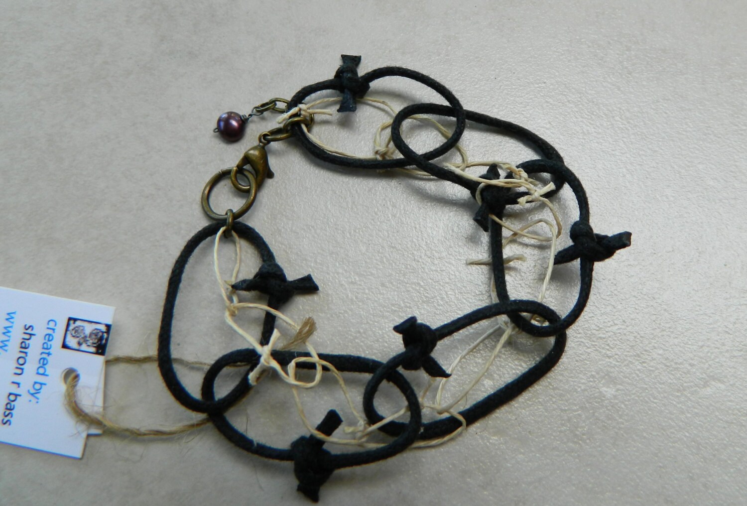 Armband Aus Hanf Und Baumwolle Mit Mehreren Strängen von watergirldesigns