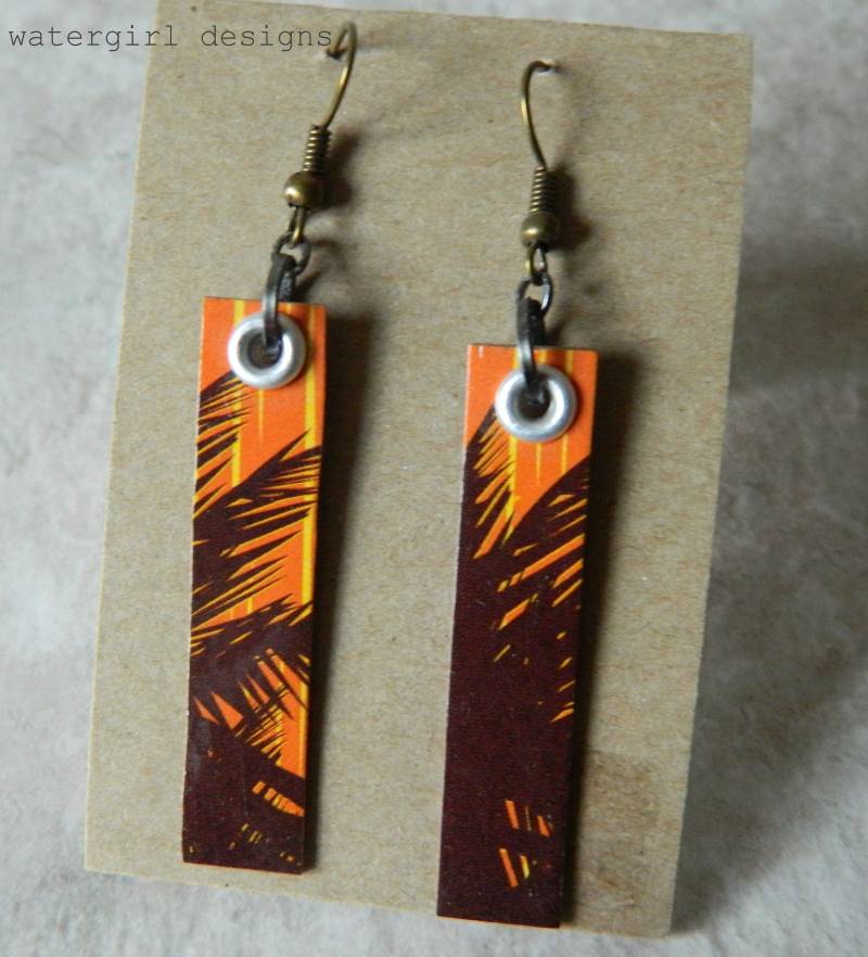 Inspirierte Ohrringe Aus Recyceltem Papier von watergirldesigns