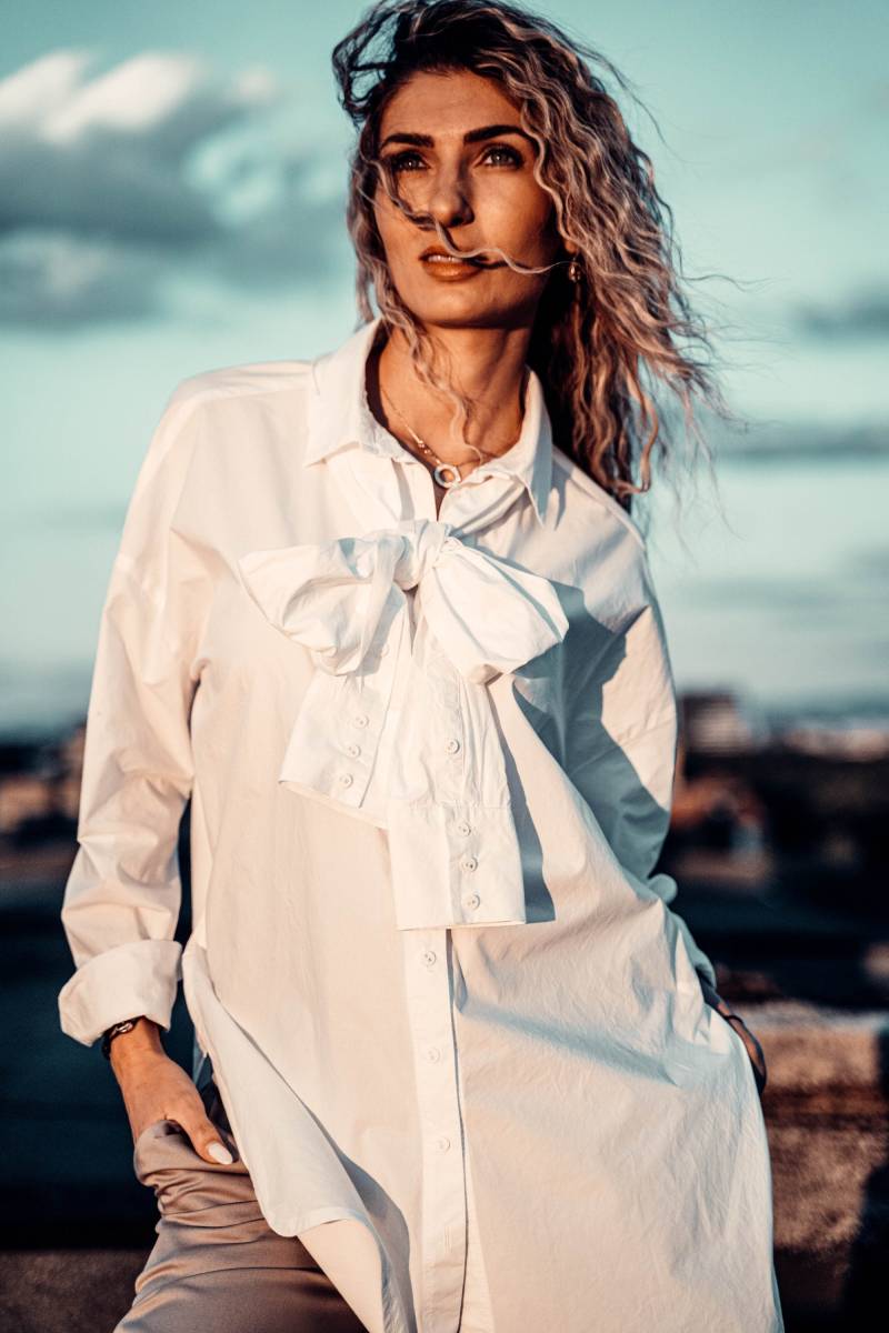 Weiße Damen Bluse/Handgemachte Bluse/Handgemachtes Blaues Baumwoll Top/Handgemachtes Sommer Top/Sommer Tunika Top von wearekvs