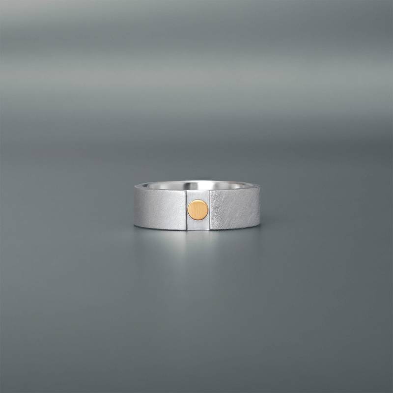 Silberring Mit Liefergelegtem Feingoldpunkt, 7mm Breit Silberring Mit Liefergelegtem Feingoldpunkt, 7mm Breit von weidenthaler