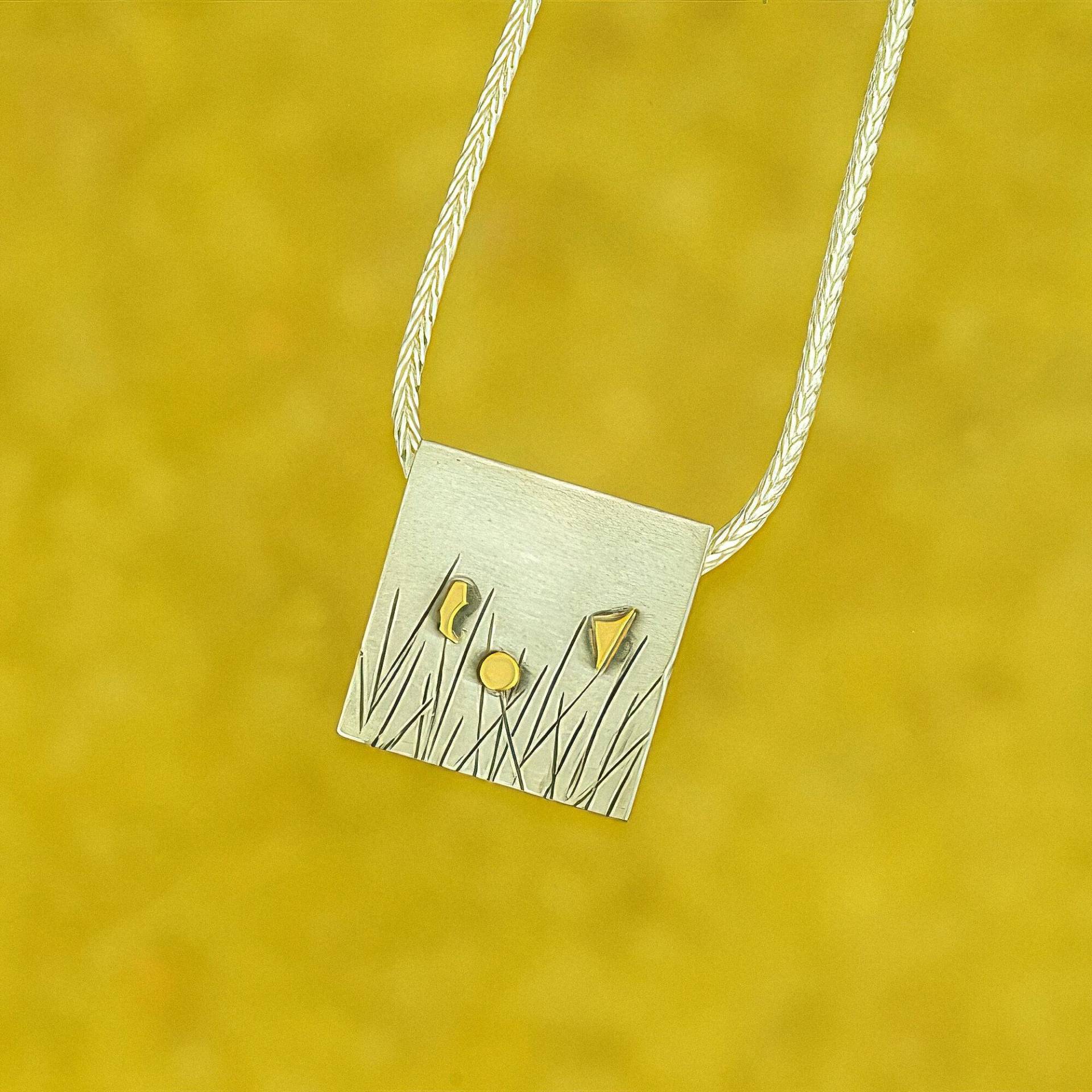 Wiesenanhänger Mit Feingoldblüten Wiesenanhänger Mit Feingoldblüten von weidenthaler