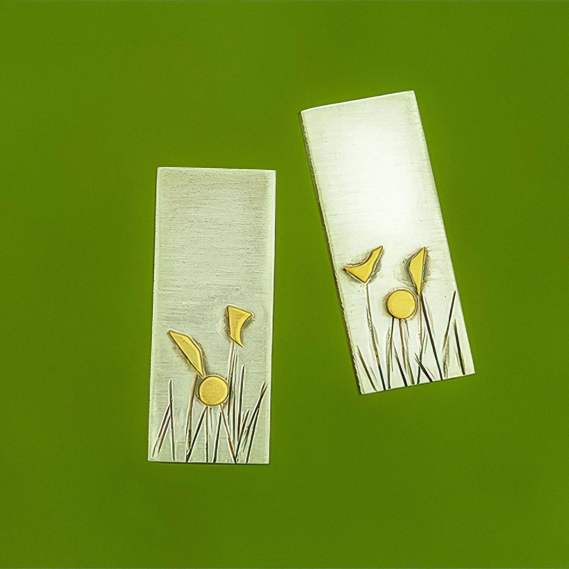 Wiesenohrstecker Mit Feingoldblüten Wiesenohrstecker Mit Feingoldblüten von weidenthaler