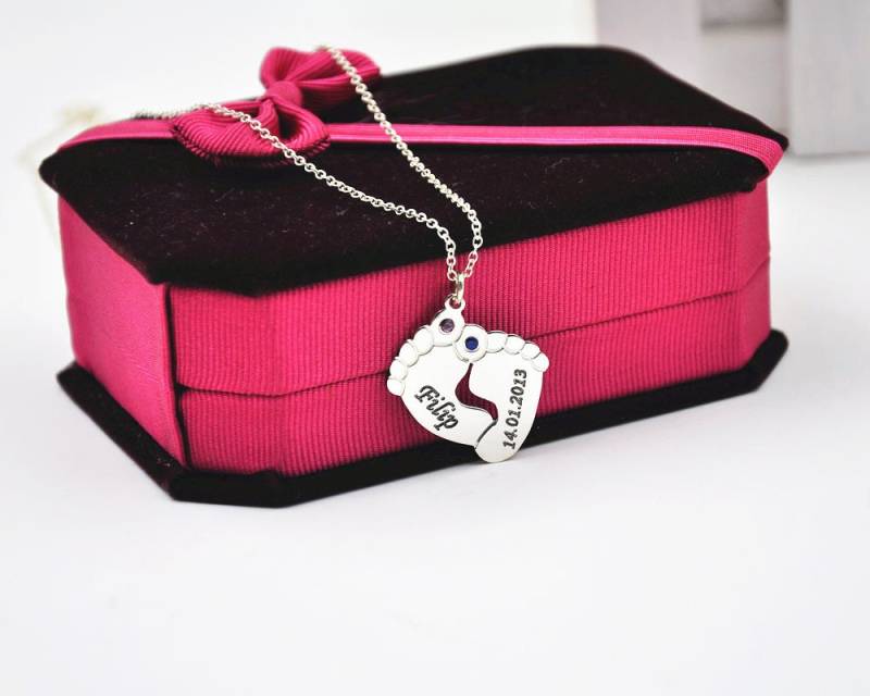 925 Silber Baby Füße Halskette, Gravierte Individuelle Namen Pendent, Speicher Datum Stempel, Personalisierte Birthstone Halskette Für Mutter von weimeiOrnaments