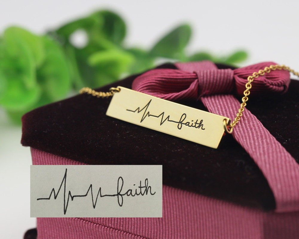 Goldbarren-Gravierte Ziehen Herzschlag, Individuelle Signaturstempel, Personalisierte Handschrift Bar, Memorial Schmuck Geschenk Für Sie Goldbarren-Gravierte Ziehen Herzschlag, Individuelle Signaturstempel, Personalisierte Handschrift Bar, Memorial Schmuck Geschenk Für Sie von weimeiOrnaments