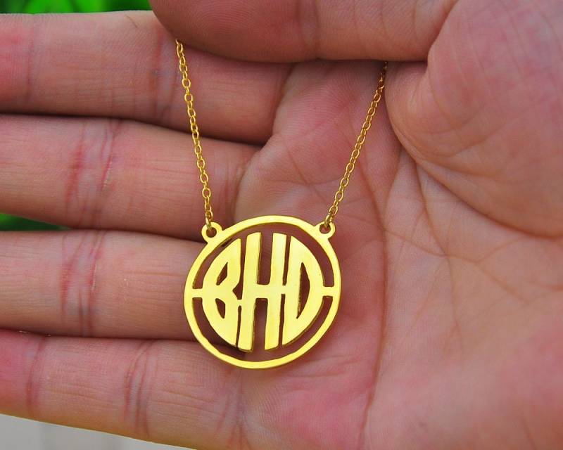 Goldene Halskette, 1" Kreis Block Monogrammhalskette, Personalisierte 3 Erste Typenschild Pendent, Benutzerdefinierte Namen Bff Halskette von weimeiOrnaments