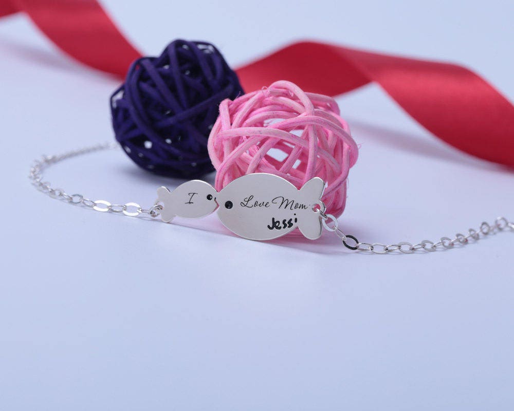 Kuss Fisch Armband, Mutter Tochter Benutzerdefinierte Worte Gravur, Handgeschriebene Memory Sterling Schmuck, Geschenk Kuss Fisch Armband, Mutter Tochter Benutzerdefinierte Worte Gravur, Handgeschriebene Memory Sterling Schmuck, Geschenk von weimeiOrnaments