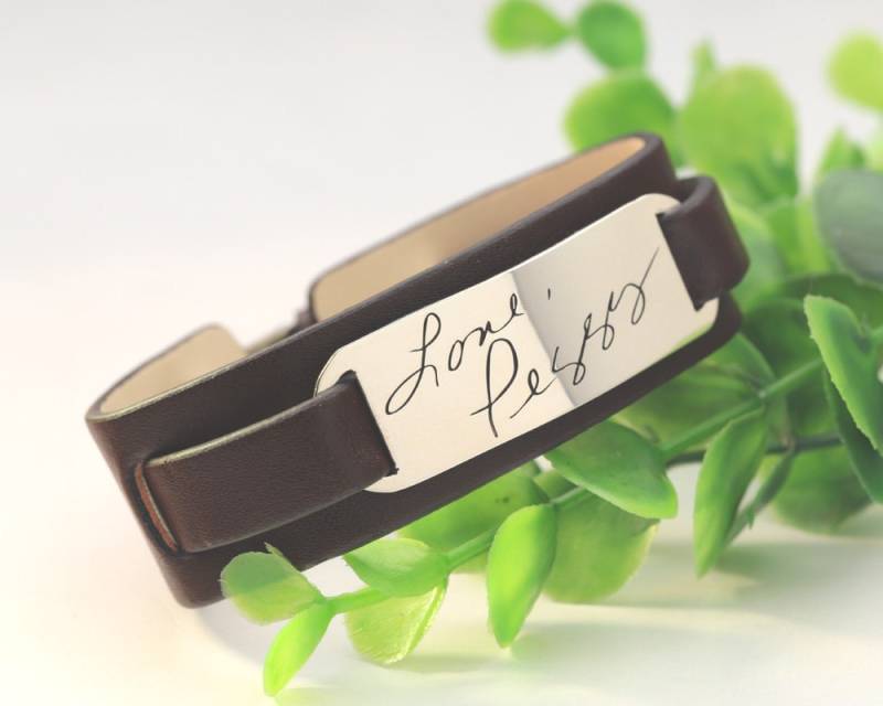 Signatur Männer Bangle, Graved Leder Armband, Custom Hand Geschriebene Name Personalized Memory Schmuck, Weihnachtsgeschenk von weimeiOrnaments