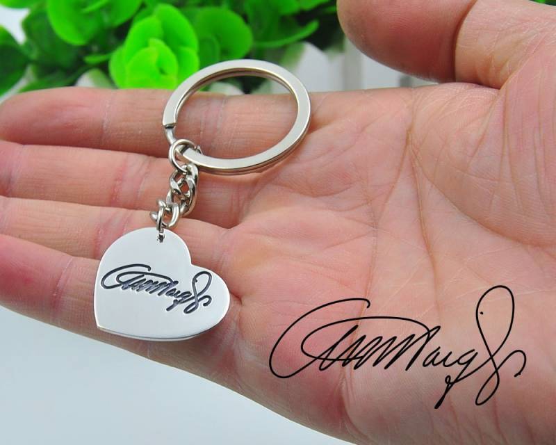 Silber Unterschrift Stempel Schlüsselanhänger Graviert Herz Schlüsselanhänger, Handschrift, Benutzerdefinierte Memorial Schmucksachegeschenk von weimeiOrnaments