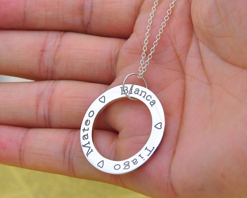 Sterling Graviert Personalisierte Namen Stempel Ring, Kreis, Individuelle Namenskette Mit Herz, Bff Halskette, Abschlussgeschenk von weimeiOrnaments