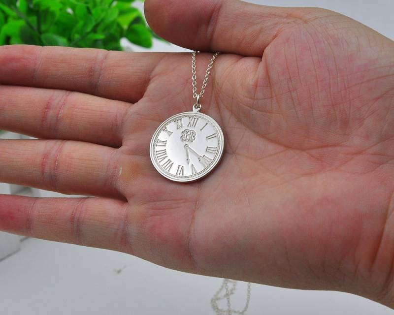 stempel-Uhr-Halskette, Halten Ihre Zeit, Silber Monogramm Gravieren Halskette, Benutzerdefinierte Scheibe, Personalisierte stempel-Uhr-Halskette, Halten Ihre Zeit, Silber Monogramm Gravieren Halskette, Benutzerdefinierte Scheibe, Personalisierte von weimeiOrnaments