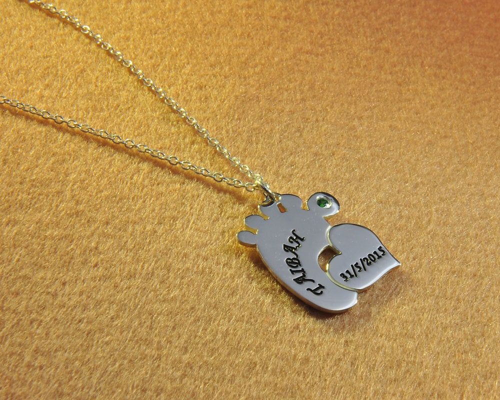 sterling Baby Fuß Halskette Herz Graviert Namen Personalisierte Mom Halskette, Benutzerdefinierte Datum Mit Birthstone, Weihnachtsgeschenk sterling Baby Fuß Halskette Herz Graviert Namen Personalisierte Mom Halskette, Benutzerdefinierte Datum Mit Birthstone, Weihnachtsgeschenk von weimeiOrnaments