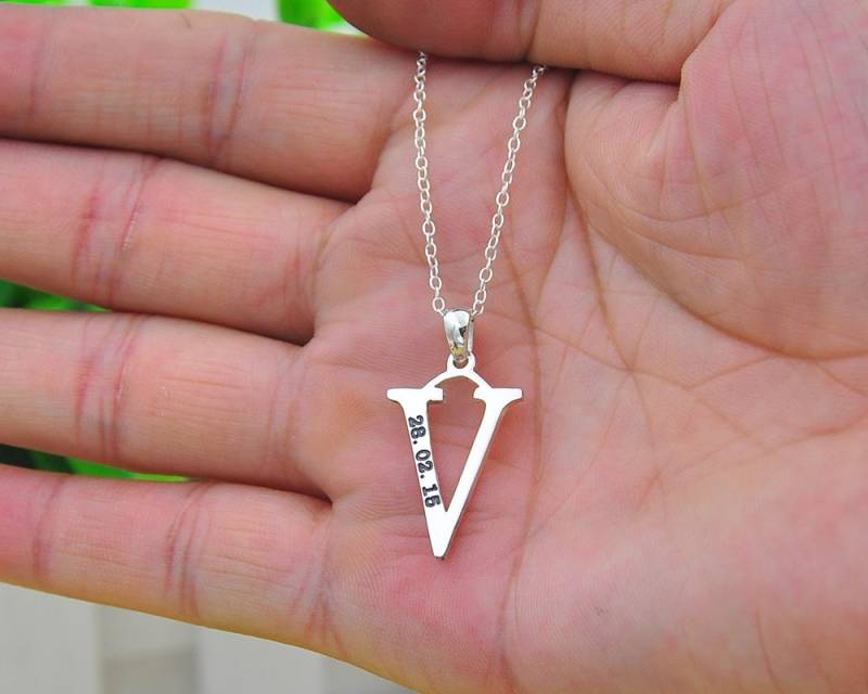 sterling Silber Brief Halskette, Gravierte Datum, Personalisierte Erinnerungs-Halskette, Bff Halskette von weimeiOrnaments