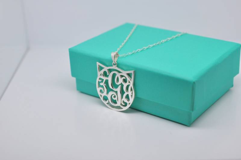 sterling Silber Custom Kreis Monogramm Neckalce, Süße Kitty Rand, Personalisiertes Geschenk Für Weihnachten, Brautjungfer Schmuck von weimeiOrnaments