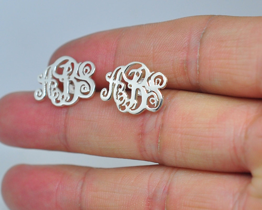 sterling Silber Monogramm Ohrstecker, Personalisierte Namen Ohrringe, Hand Ausgeschnittene Buchstabe Initialen, Design Schmuck, Weihnachtsgeschenk sterling Silber Monogramm Ohrstecker, Personalisierte Namen Ohrringe, Hand Ausgeschnittene Buchstabe Initialen, Design Schmuck, Weihnachtsgeschenk von weimeiOrnaments