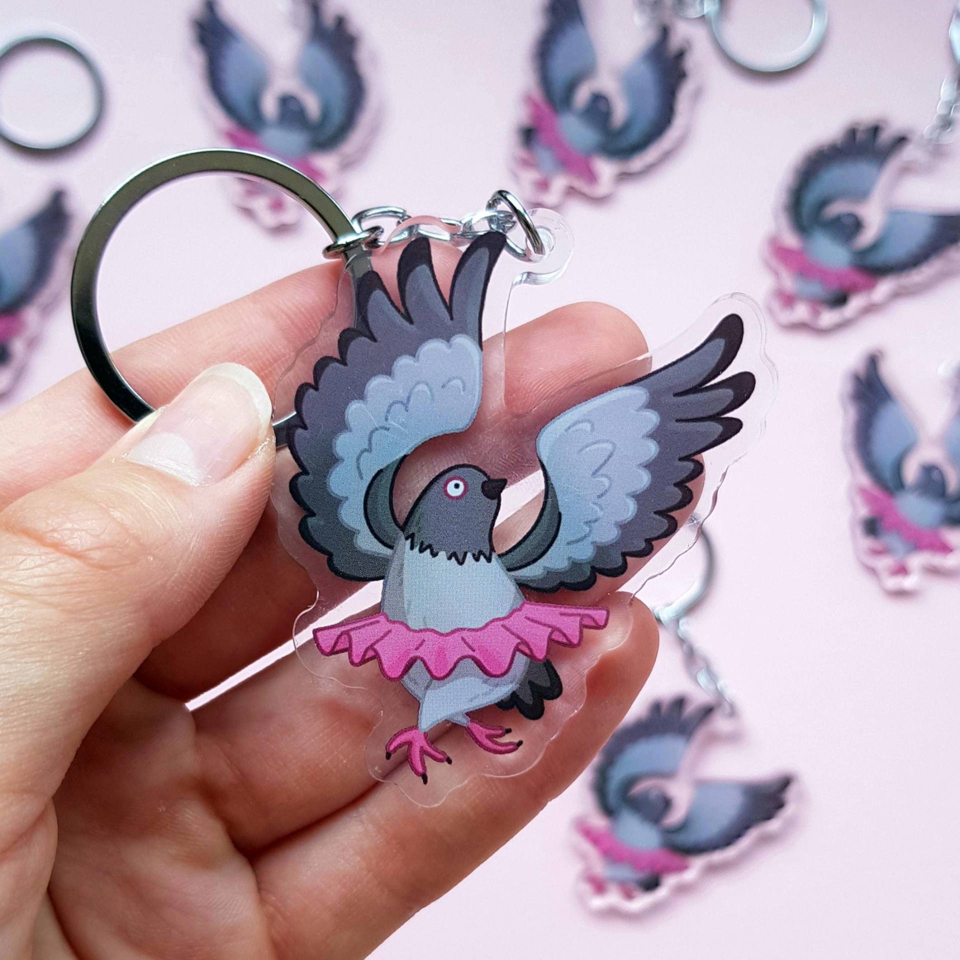 Ballerina Pigeon - Acrylic Keychain Schlüsselanhänger von weissmachtbunt
