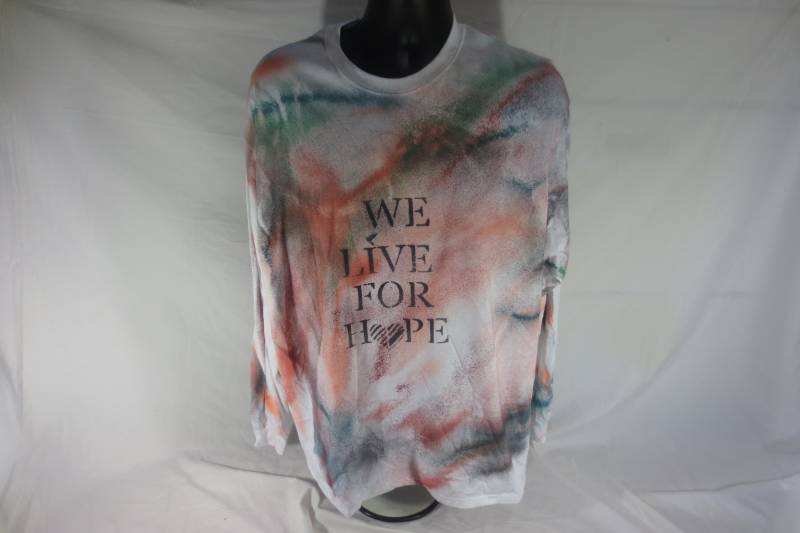 Wir Leben Für Hoffnung - Tie Dye Langarm T-Shirt Größe Extra Groß | xl Wir Leben Für Hoffnung - Tie Dye Langarm T-Shirt Größe Extra Groß | xl von weliveforhope