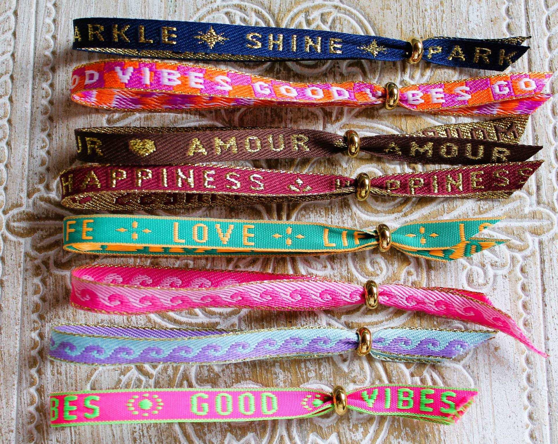 Armband Slogan, Festivalarmband, Freundschaftsarmband, Sommerarmband Armband Slogan, Festivalarmband, Freundschaftsarmband, Sommerarmband von wertvollbysheila