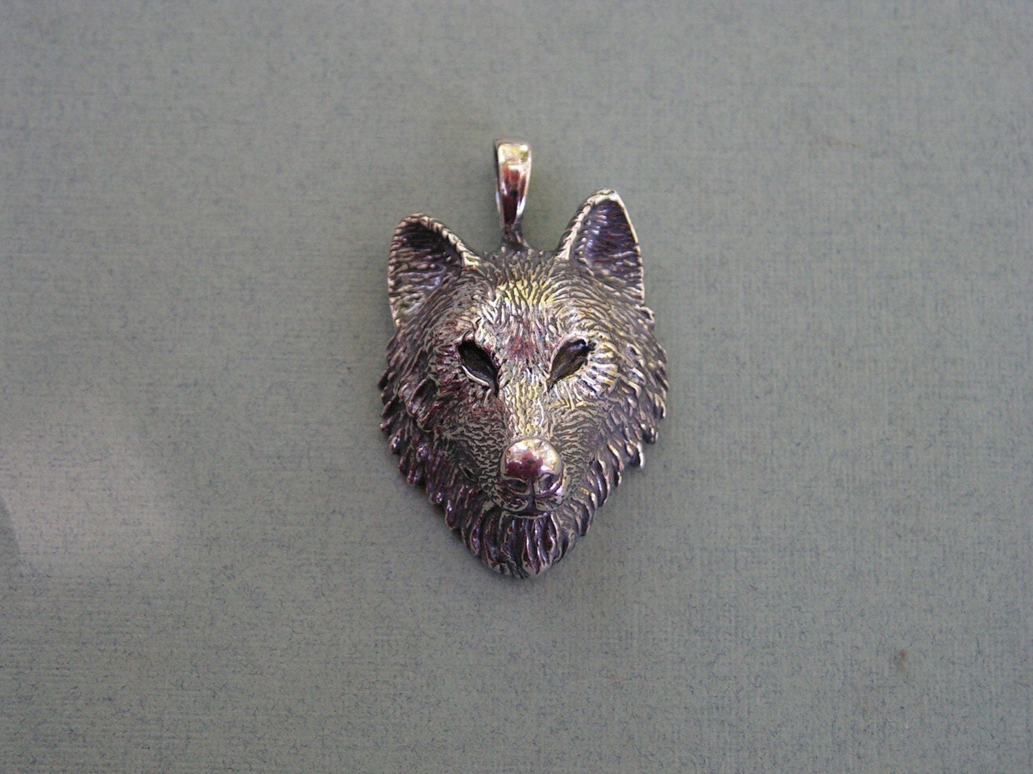 Anhänger Wolf Mit Schwarzen Augen Aus Sterling Silber Anhänger Wolf Mit Schwarzen Augen Aus Sterling Silber von westernmountain