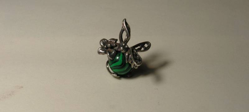 Biene Mit Blume Aus Malachit Und Sterling Silber Biene Mit Blume Aus Malachit Und Sterling Silber von westernmountain
