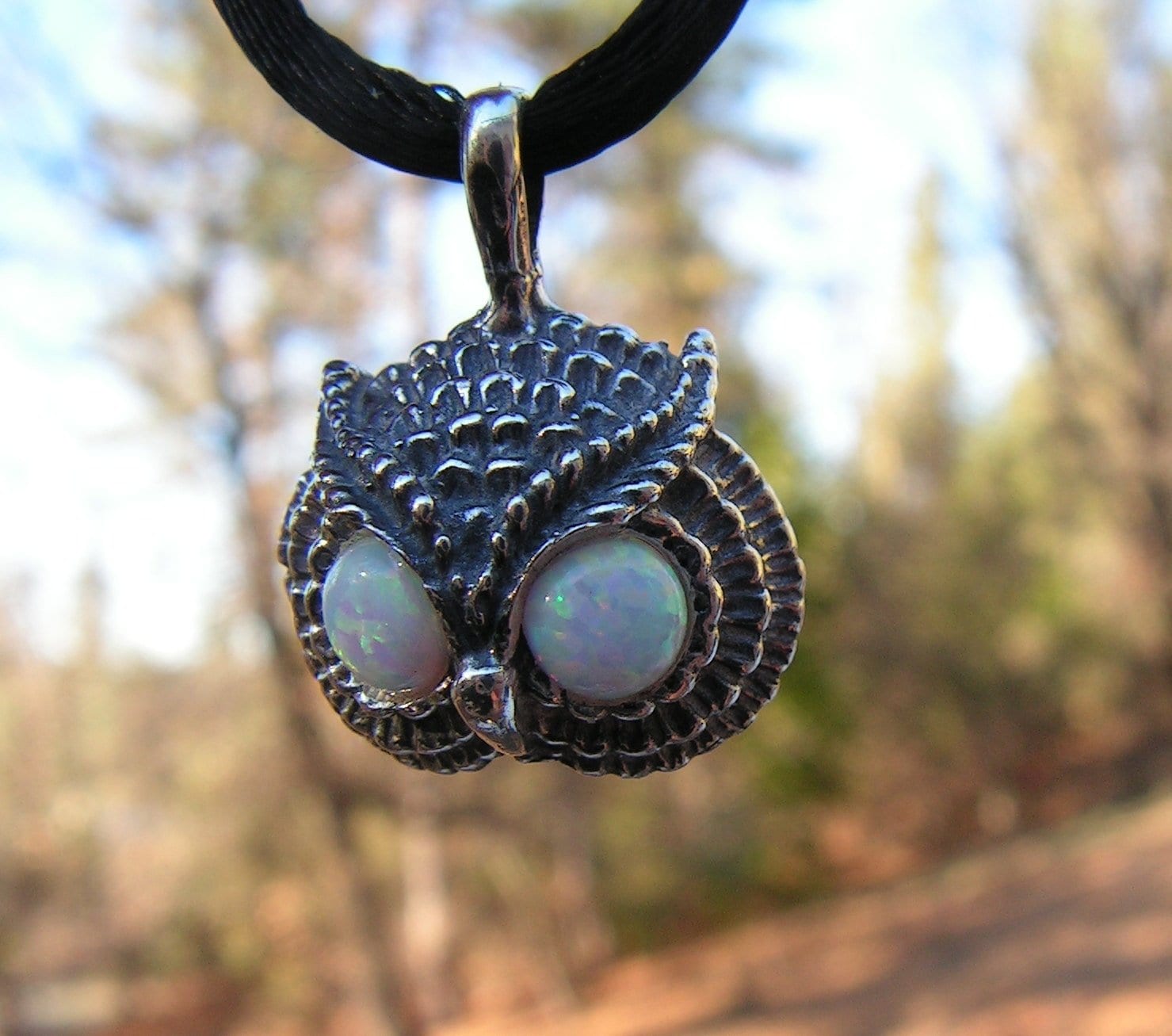 Eulen-Anhänger Mit Opalaugen Aus Sterlingsilber Eulen-Anhänger Mit Opalaugen Aus Sterlingsilber von westernmountain