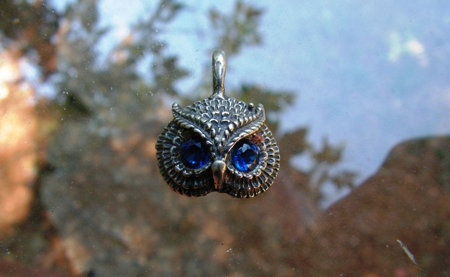 Eulen-Anhänger Mit Saphir-Augen Aus Sterlingsilber Eulen-Anhänger Mit Saphir-Augen Aus Sterlingsilber von westernmountain