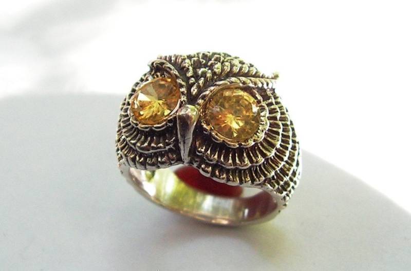 Eulen-Ring Mit Citrin-Augen in Sterling Silber Eulen-Ring Mit Citrin-Augen in Sterling Silber von westernmountain