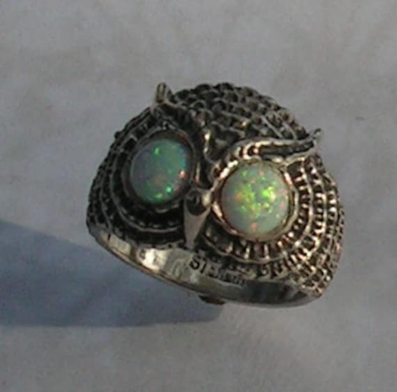 Eulenring Mit Opalaugen in Sterlingsilber Eulenring Mit Opalaugen in Sterlingsilber von westernmountain