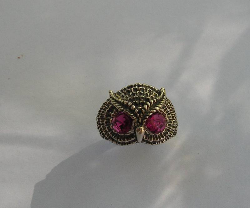 Eulenring Mit Rubinaugen Aus Sterlingsilber Eulenring Mit Rubinaugen Aus Sterlingsilber von westernmountain