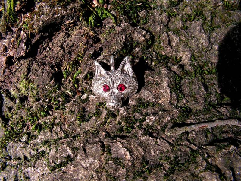 Fuchs Anhänger Mit Rubin Augen Aus Sterling Silber von westernmountain